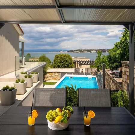 Aurora By Briskva Villa