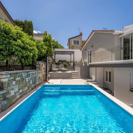 Aurora By Briskva Villa