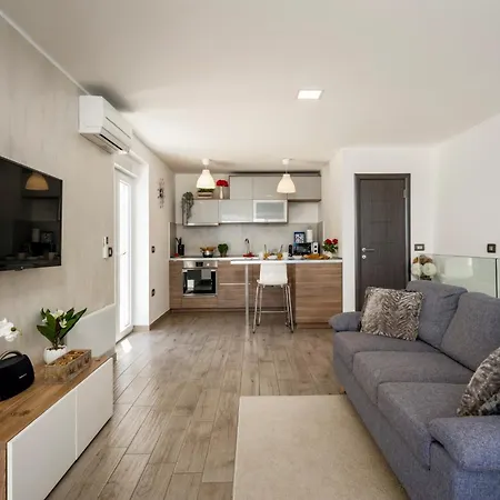 Villa Aurora By Briskva *