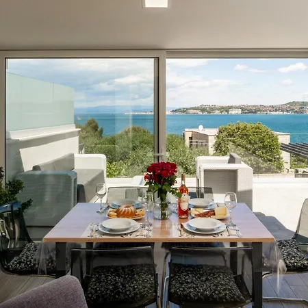 Villa Aurora By Briskva *