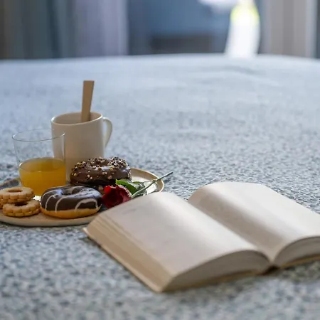 Βίλα Aurora By Briskva