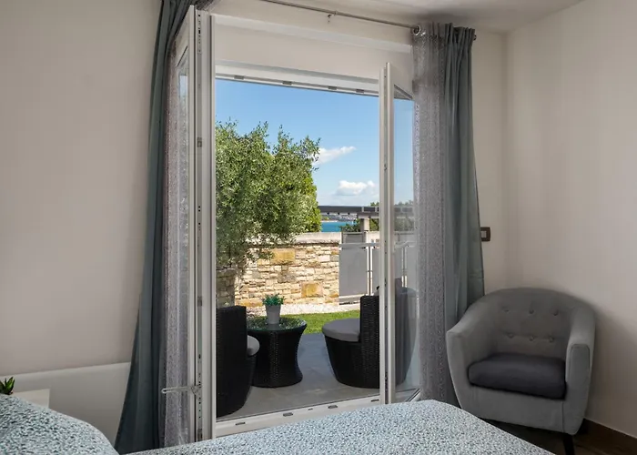 Villa Aurora By Briskva *