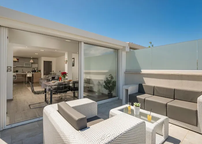 Aurora By Briskva * Crveni Vrh